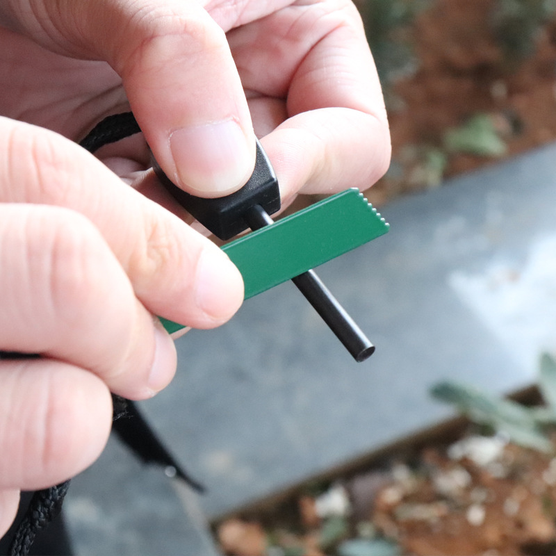 Mini Wilderness Survival Porta - Ferro Rod Striker avaliação e preço